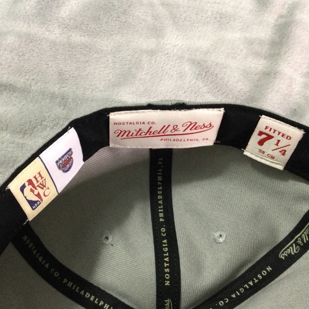 Mitchell & Ness New Jersey Nets Gray and Pink Fitted Hat - Picture 8 of 9